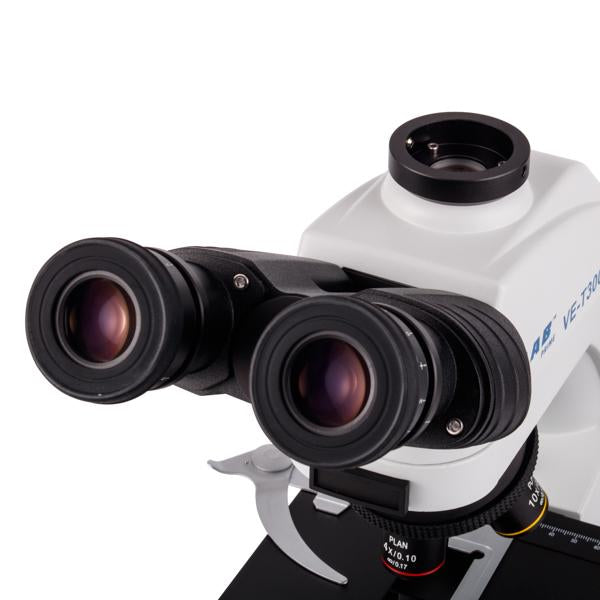 Microscopio triocular biológico. Modelo VE-T300. Marca: velab