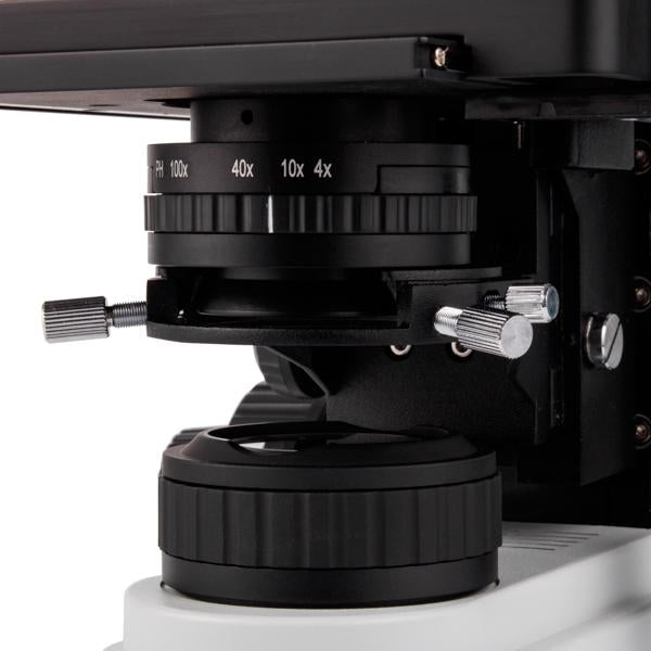 Microscopio triocular biológico. Modelo VE-T300. Marca: velab