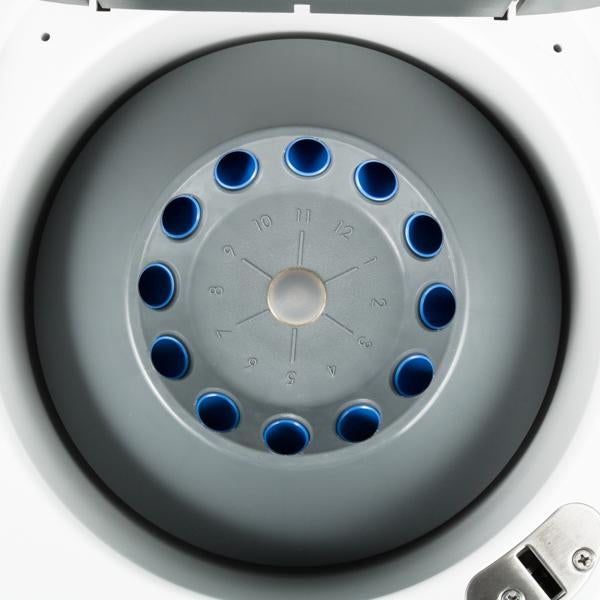 Centrífuga clínica. Modelo SM0412. Marca: Science Med