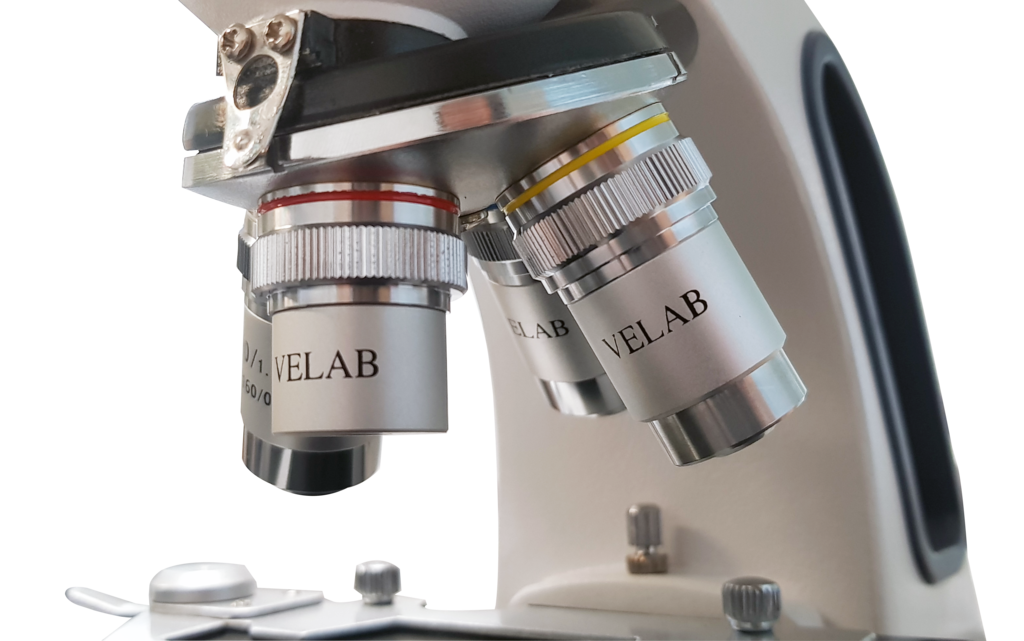 Microscopio Triocular básico. Modelo VE-T1. Marca: velab