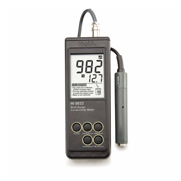 Medidor de conductividad portátil, ATC, IM. Modelo HI9033. Marca: hanna